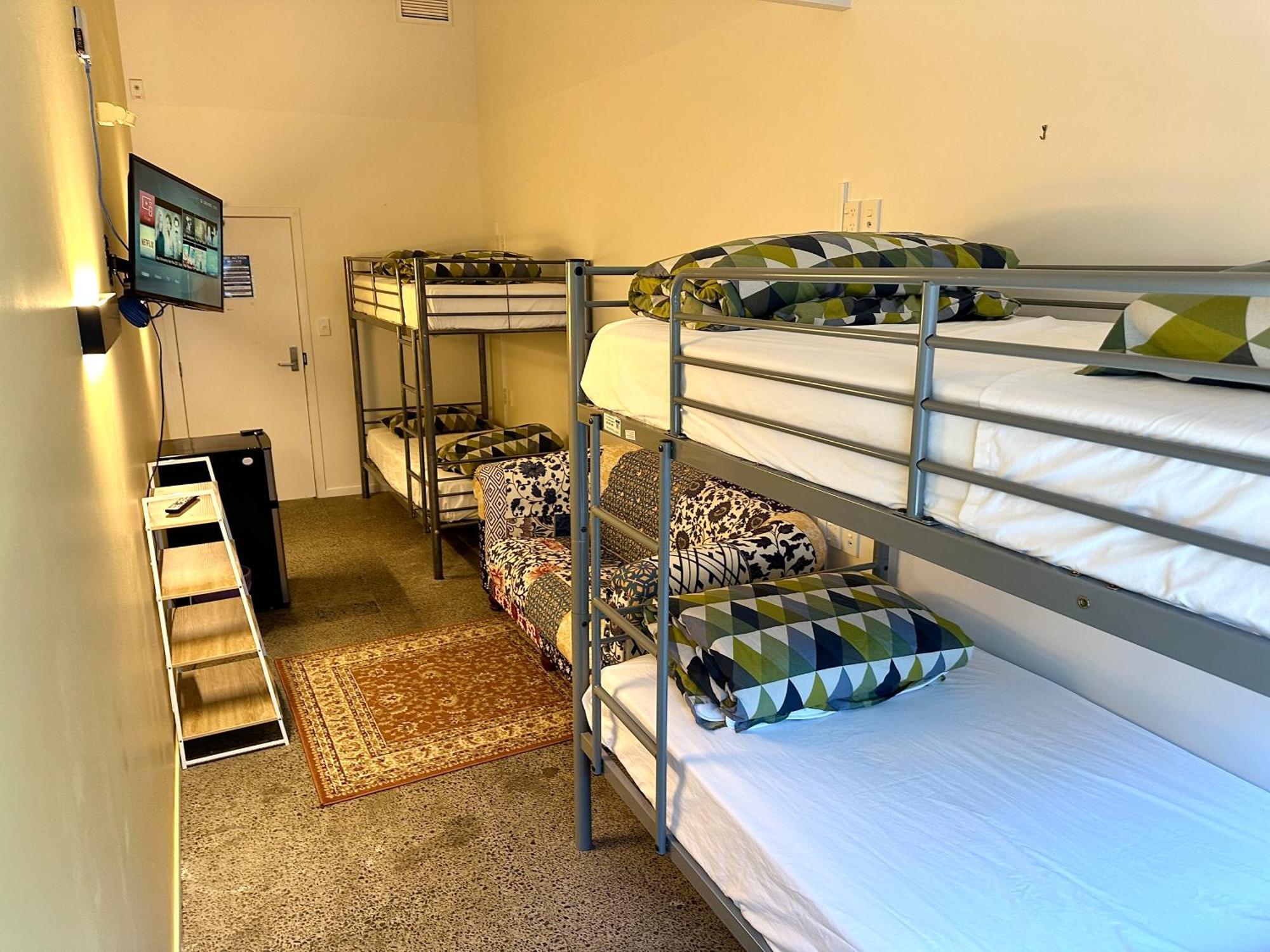 Tmacs Auckland Hostel Exterior photo